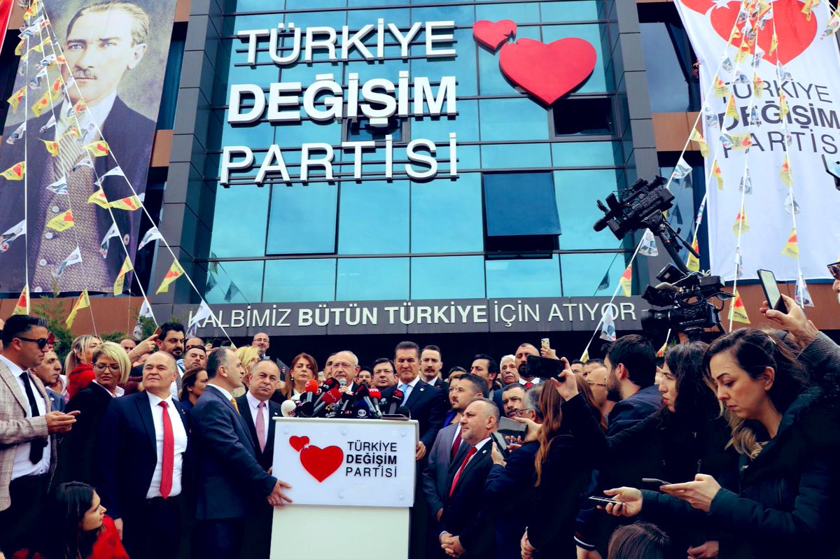 Tarihe düşecek notumuz, millet için sorumluluğumuz var.