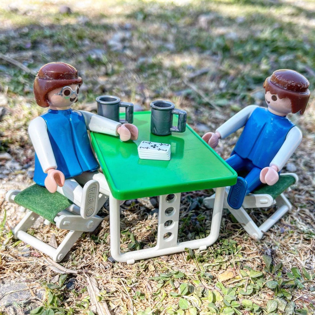 Primer día de vacaciones: picnic y Barbacoa

Tras comer, un café y un poco de cartas de sobremesa.

#picnic #barbacoa #vacaciones #Hollydays

#playmobil #Click #playmobilspain #PlaymobilEspaña #playmobilmania #playmobilworld #playmobillovers #playmobilinstagram #playmobilfan
