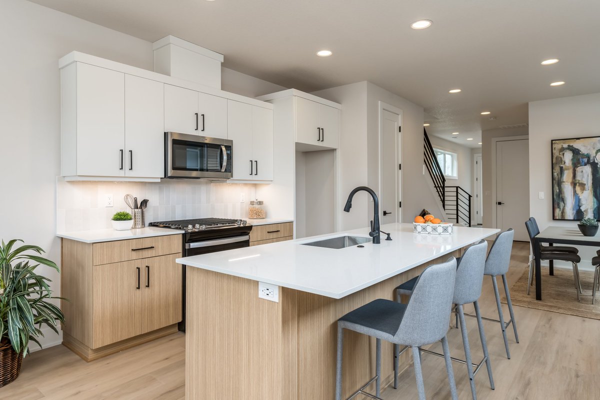 EverettHomesNW's tweet photo. ✨New Listing Alert!✨ 
Visit our new homes in Roseway on 3406 &amp; 3390 NE 74th Ave featuring:
🔸1,695sf
🔸3 Bedrooms
🔸2.5 Bathrooms
🔸1-Car Garage

https://t.co/H88qvb88Wm

#EverettCustomHomes
#PortlandHomesForSale https://t.co/LQj6lq7nLx
