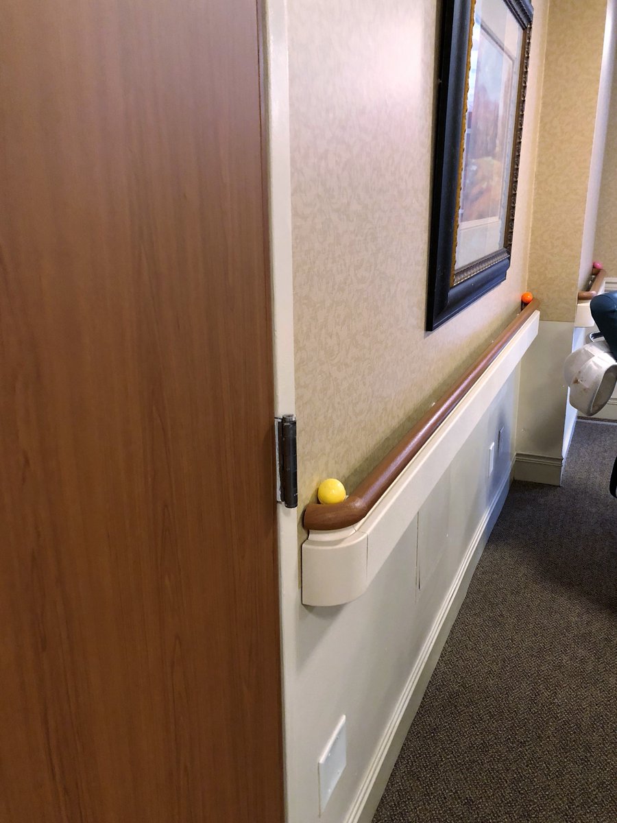 FriendlyROC's tweet image. Part II: The hunt is on! #FriendlyHome Members searched for Easter eggs, and once found, they opened the eggs to find a treat and a challenge inside! 🐣 #SpringtimeFun #HippityHoppity