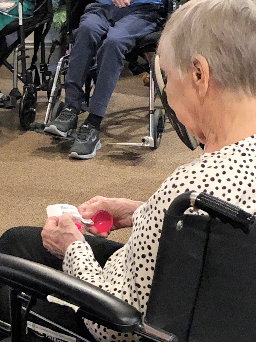 FriendlyROC's tweet image. Part II: The hunt is on! #FriendlyHome Members searched for Easter eggs, and once found, they opened the eggs to find a treat and a challenge inside! 🐣 #SpringtimeFun #HippityHoppity