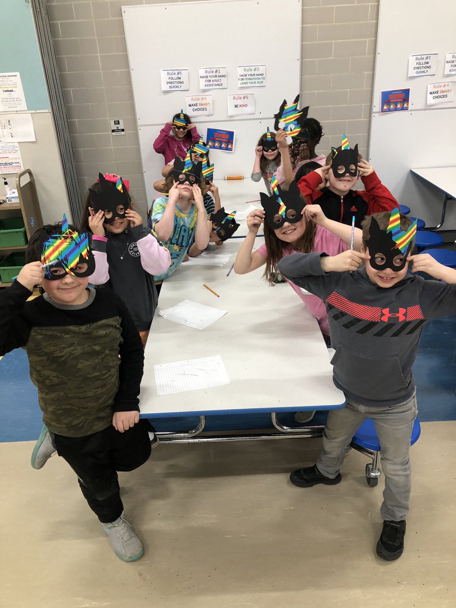 Halversontweets's tweet photo. Mr. Enger came to Halverson to celebrate National Unicorn Day. The second graders enjoyed making unicorn masks, getting unicorn tattoos, and learning more about ‘Be the One.’ Thank you Mr. Burke @AlbertLeaSchool #Halversonrocks https://t.co/PqdkaKuiJA