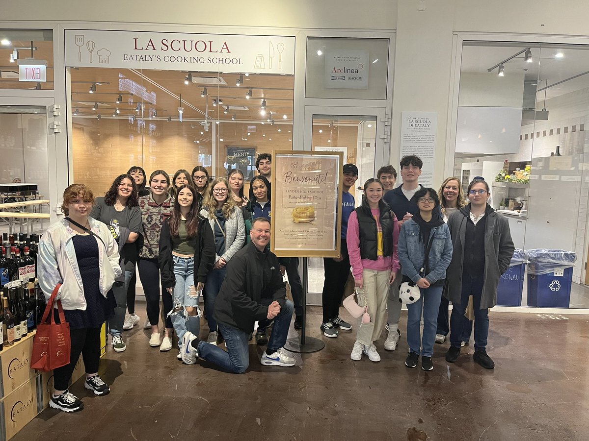 Grazie @EatalyChicago per una meravigliosa esperienza con gli alunni del dipartimento <a href="/LeydenModern/">Leyden Modern Languages</a> East Leyden HS! #leydenpride