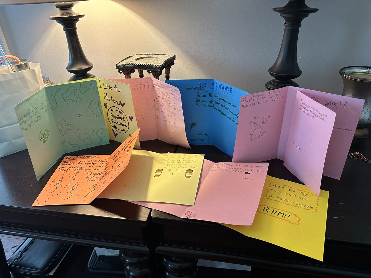 PriscillaNance's tweet photo. My heart is full. Love our students and their beautiful words💗#NationalAssistantPrincipalsWeek #SpringBreakMode https://t.co/qgO3ElIFJg