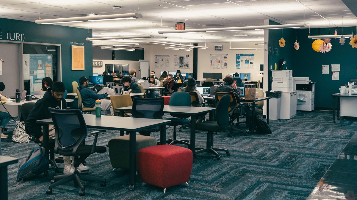 ERAUPrescott's tweet photo. How long has it been since you have been in the Library? Pop in the Christine and Steven F. Udvar-Hazy Library & Learning Center for #NationalLibraryDay! 📚 📘 📗
Need help with research, click here: https://t.co/g2It86iOAX 🦅 #GoERAU #ERAUHAZYLIBRARY @hazylibrary https://t.co/qOtvylhcaP