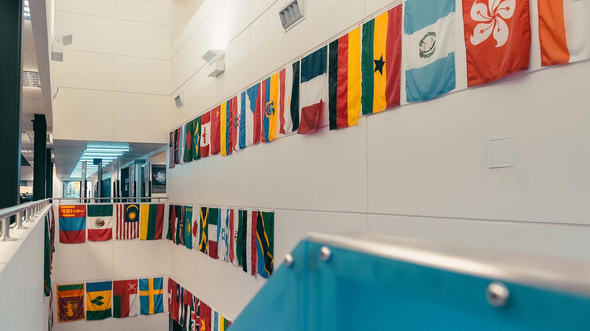 ERAUPrescott's tweet photo. How long has it been since you have been in the Library? Pop in the Christine and Steven F. Udvar-Hazy Library & Learning Center for #NationalLibraryDay! 📚 📘 📗
Need help with research, click here: https://t.co/g2It86iOAX 🦅 #GoERAU #ERAUHAZYLIBRARY @hazylibrary https://t.co/qOtvylhcaP