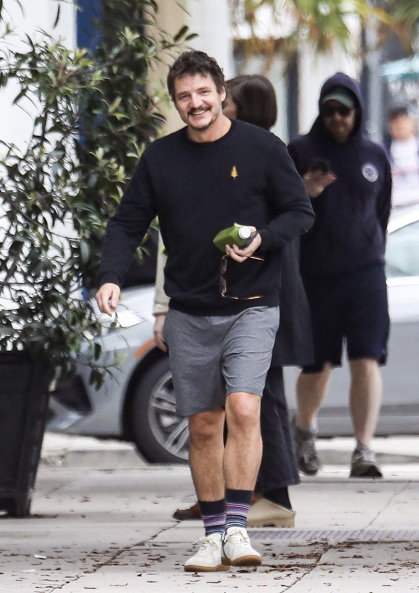 Pedro Pascal Daily On Twitter pedro Pascal In Los Angeles Today pedro-pascal-daily-on-twitter-pedro-pascal-in-los-angeles-today