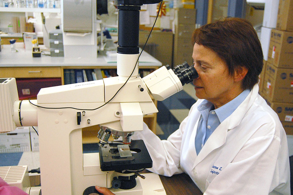 SLUHealthNews (@sluhealthnews) on Twitter photo Researchers at <a href="/slusom/">SLU Medicine</a>’s Center for Vaccine Development are inviting volunteers between the ages of 12-17 and 18-50 to participate in a national clinical trial involving the JYNNEOS mpox vaccine.
slu.edu/news/2023/apri… Researchers at <a href="/slusom/">SLU Medicine</a>’s Center for Vaccine Development are inviting volunteers between the ages of 12-17 and 18-50 to participate in a national clinical trial involving the JYNNEOS mpox vaccine.
slu.edu/news/2023/apri…