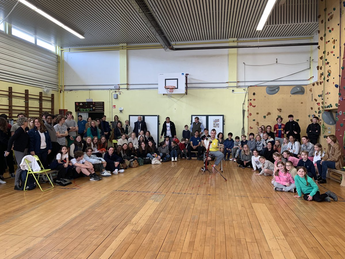 | #SOP 23 | - Jour 3 - #Evénement XXL au <a href="/LfjmPrimaire/">LFJM Primaire</a> - Temps fort pour les familles avec de la #PratiqueInclusive / une #Rencontre avec <a href="/MaliaMetella/">MaliaMetella - oly</a> et <a href="/dianedeNC/">Diane de Navacelle de Coubertin</a> / une #Démonstration de <a href="/pvmarchery/">Van Montagu Piotr - Archery</a> et #VeraPacheco. Vivre autrement la #SOP23 - #Famille -<a href="/aefeinfo/">AEFE</a> <a href="/Paris2024/">Paris 2024</a>