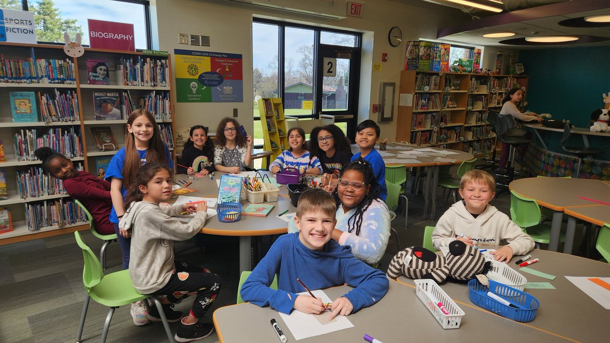 G3 loves coloring! Afternoon in the IC. <a href="/CheetahChamps/">Cheetah Champions</a> <a href="/kosienm/">Michelle Kosieniak</a> <a href="/CSPrincipalD93/">Corinne McCabe</a> #ccsd93