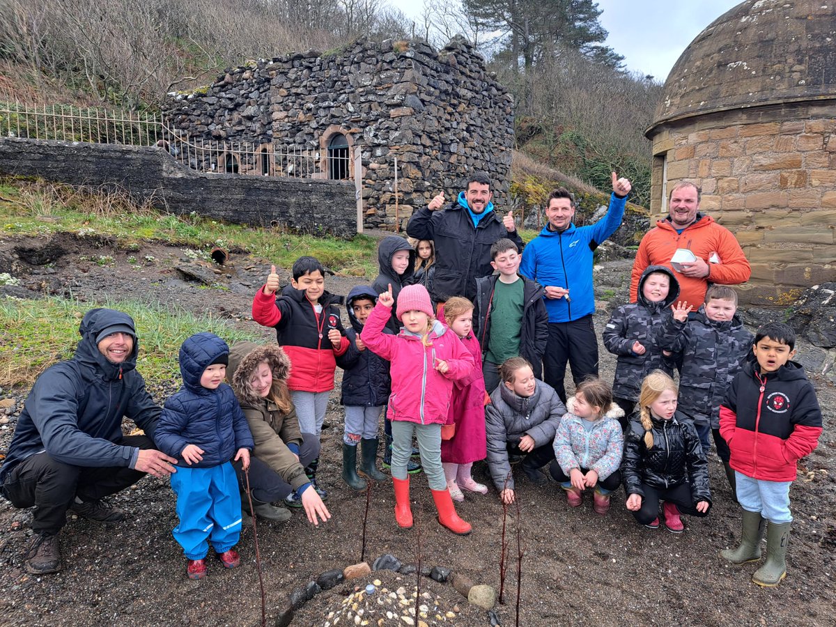 ScottT1910's tweet photo. St John's PACT group had a fantastic residential at the Dolphin House. Den building, exploding volcanoes, scavenger hunts, circus skills, easter egg hunts and congas at the disco. Big thanks to the @DolphinHouseSAC  🙂🌋 @CLD_SAC @WallacetownH @StJohnsPSAyr #ThrivingCommunities https://t.co/Qn27PNezjy