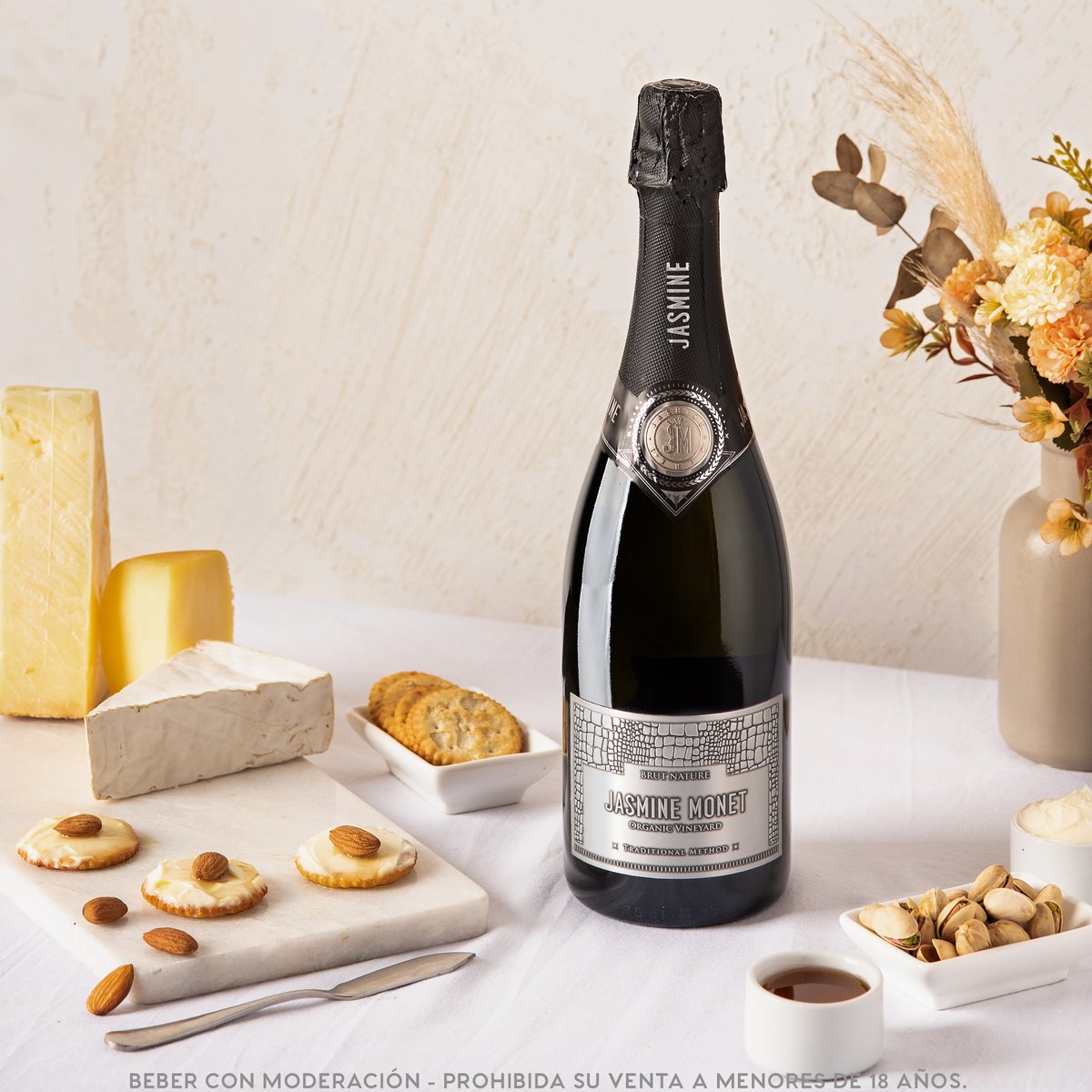 jasminemonetok's tweet image. ✧ JASMINE MONET SILVER ✧ Brut Nature
#TraditionalMethod 🍾

Nuestro espumante más exclusivo con 30 meses sobre lías.

-------
Our most exclusive sparkling wine... 30 months over lees.

#STAYNATURAL 🌱

🍃 #organicwine #glutenfree #vegan 🍃

#espumante #brutnature #wine #bio