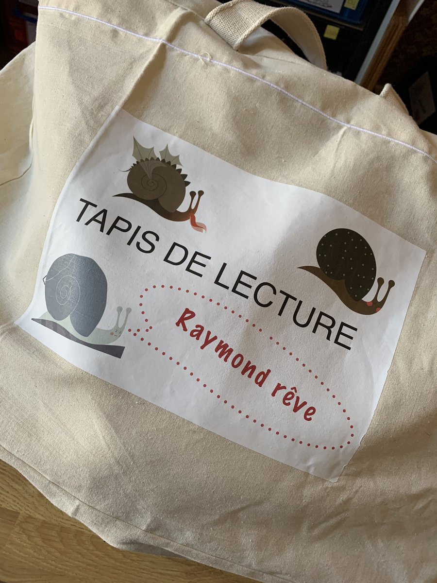 ema96371910's tweet photo. L’OCCE 18 se dote de nouveaux tapis de lecture. Ils sont magnifiques et sont à la disposition des classes. N’hésitez pas à les emprunter! 👏👏 à Bénédicte, membre du CA aux doigts de fée! 🤩 @OcceCher @profcoco @stoooono @MPASCAUD @mathias955 https://t.co/VhN0EMfAri