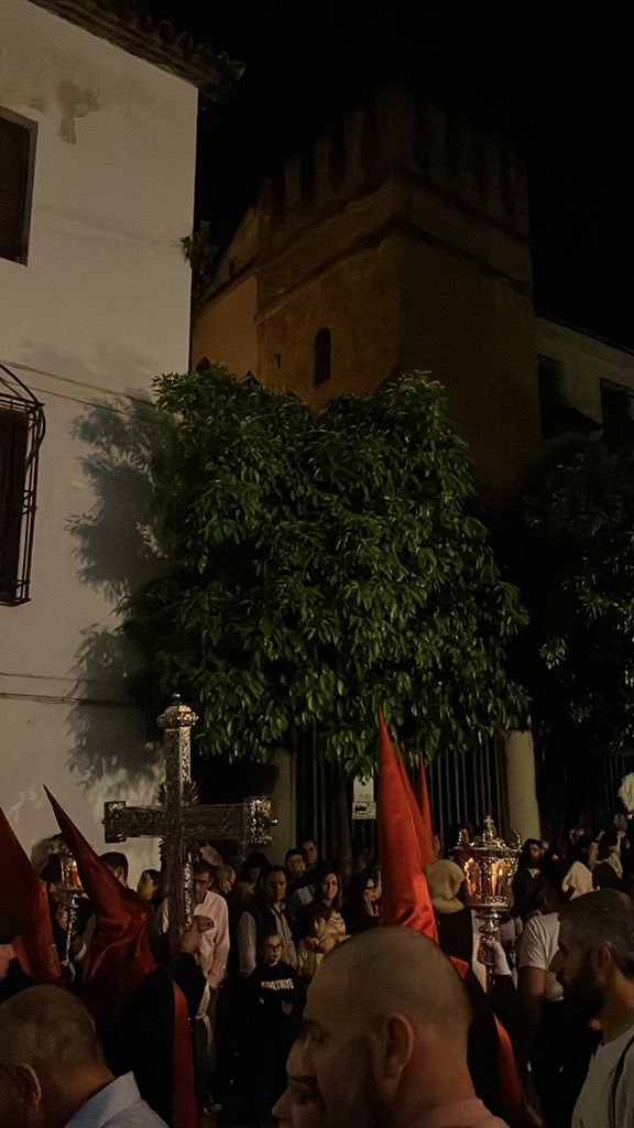 22:00 | Cruz de Guía de <a href="/HdadCaridad/">Hdad Caridad Córdoba</a> en San Fernando a la altura de Romero Barros