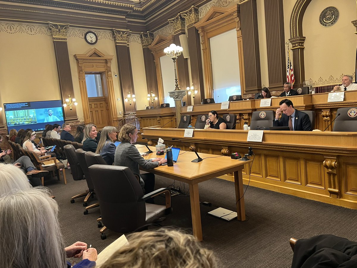 @Elise4BoCo testifying in SB-213:

“Colorado is facing both a climate crisis and a housing affordability crisis. Solving both challenges requires the same solutions: allowing and encouraging more affordable and efficient housing options near jobs and transit.” 🙌 
@SouthwestEE