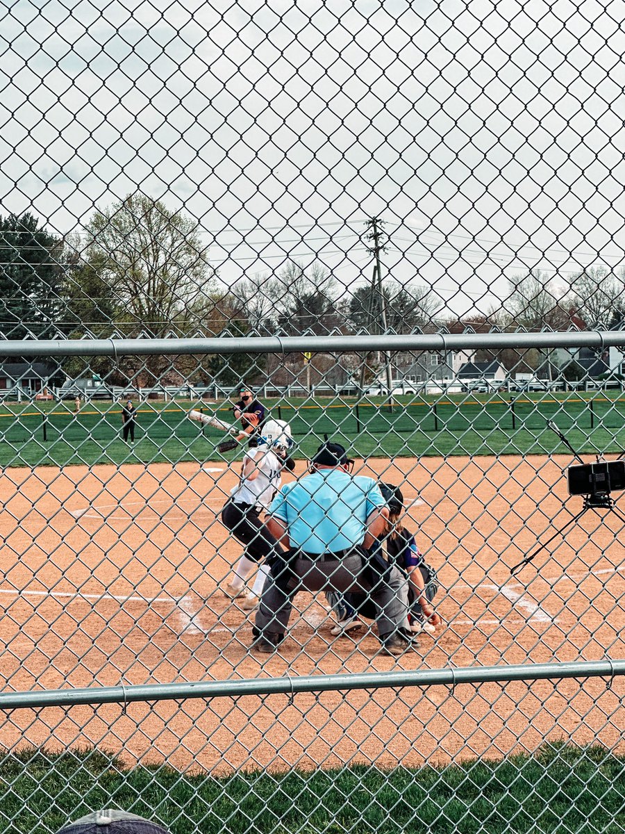 Ms_Lowe_FCPS's tweet photo. Thank you for honoring the WHS staff tonight 💙💛🥎 https://t.co/8kCkZLMKsL