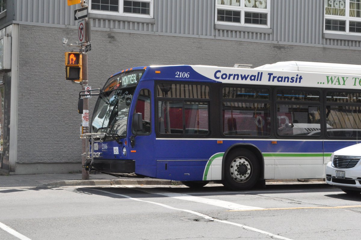 Cornwall Transit buses aren't running today. That being said, they are running Saturday and on Monday.

Les autobus de Cornwall Transit ne circulent pas aujourd'hui. Cela dit, ils circuleront samedi et lundi.