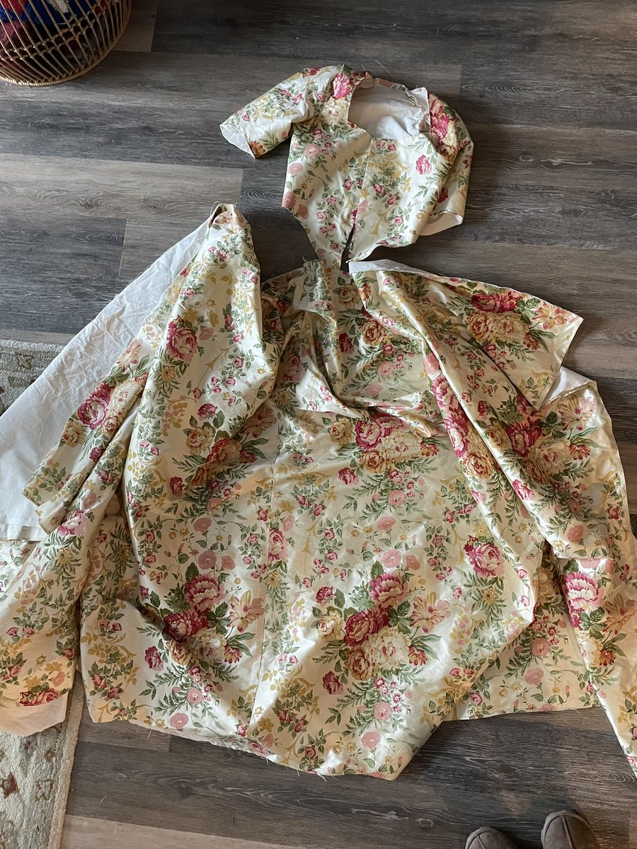 Looking like a dress now! 🥰 sleeves are in and working on the skirt today! 💕 #18thcentury #sewingproject #silkgown #marieantoinette