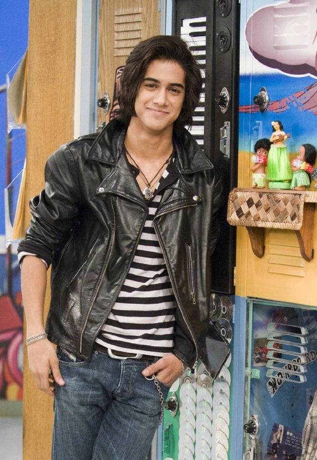 vancssasbeckett's tweet photo. they could literally be identical twins??? https://t.co/XXbKeuHXk6