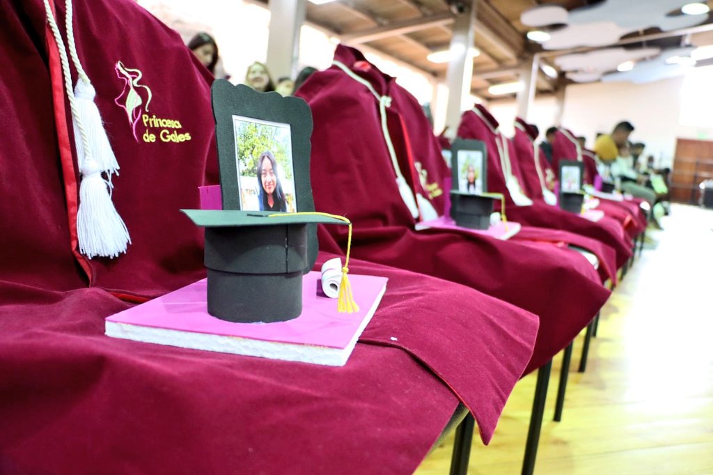 EMGIRSEP's tweet photo. #AHORA| Inicia la ceremonia de graduación de la 5ta Cohorte de la estrategia de #BellArte organizada por @saludquito, Embajada de Turquía, Princesa de Gales y #Emgirs. Las guerreras ambientales y familiares de la Estación de Tranferencia Norte son parte del grupo de incorporadas. https://t.co/YOsPgceveh