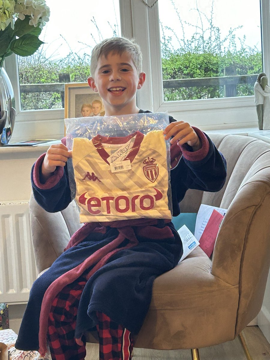 JonesRcarole's tweet photo. @SurpriseShirts 
Brilliant surprise for this 9 year old! He was excited before he even knew what shirt he’d got… then to find out it was AS Monaco was the icing on his birthday cake! 🥳 https://t.co/e7VC66kzY4
