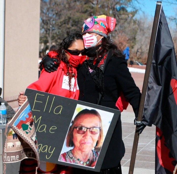 HistoryNative's tweet photo. A federal grand jury has indicted a New Mexico man on assault and carjacking charges related to the 2021 disappearance of Ella Mae Begay, prosecutors said on Tuesday. Her case brought attention to the crisis of #missing and murdered #NativeAmerican women. 
#TAIRP 
#INDIGENOUS https://t.co/EiATDkSdpF
