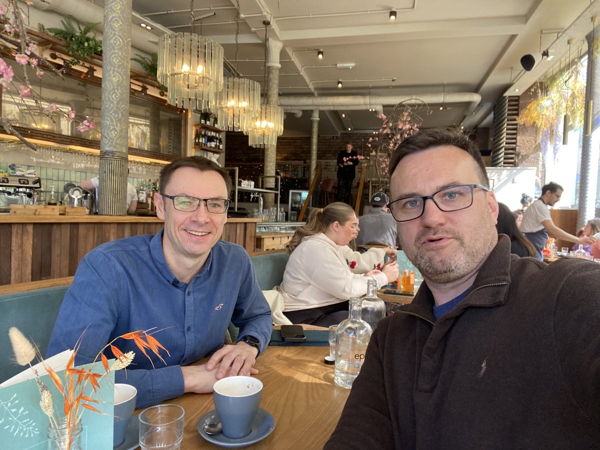 In sunny Glasgow catching up with ⁦<a href="/al_corfield/">alasdair corfield</a>⁩ to chat about fluids or vasopressors for resuscitation in #sepsis ⁦<a href="/evis_trial/">EVIS trial</a>⁩ ⁦<a href="/ARISEFluidsRct/">ARISE Fluids RCT</a>⁩ ⁦<a href="/CCREM2/">Centre for Clinical Research in Emergency Medicine</a>⁩ ⁦<a href="/ChurchillTrust/">Winston Churchill Trust (Australia)</a>⁩