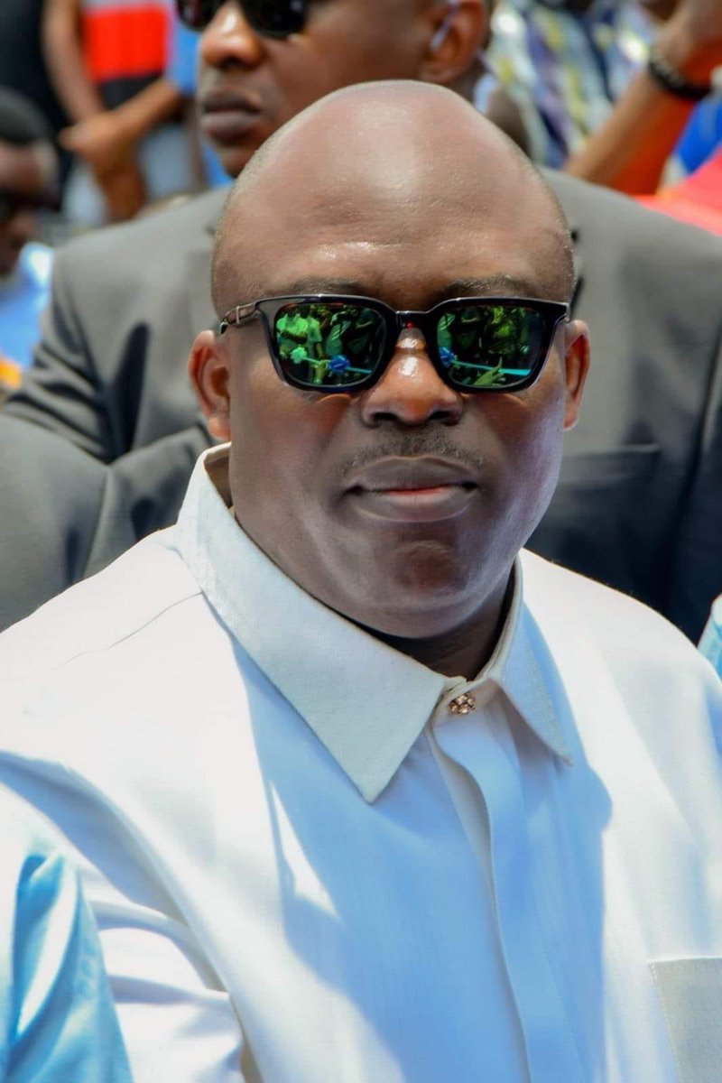 Nellys_201's tweet image. #NEWStable

The outgoing and incoming Dons with different styles of swags...

Rivers State is indeed richly blessed 🙌