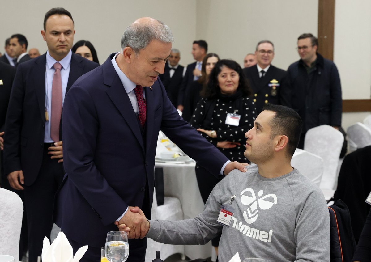 Resmi Twitter'da görüntüle