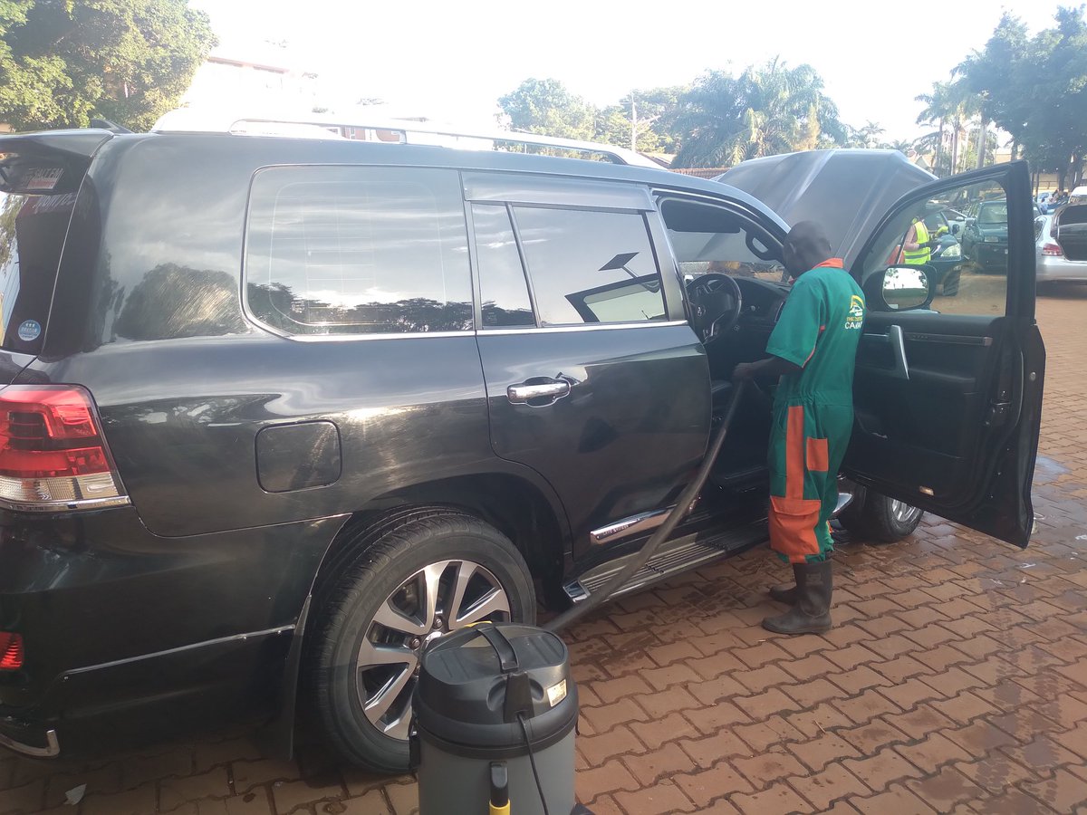 briankayebire's tweet photo. Thank you @AKasingye for testing our services at the Executive car Wash today. We look forward to serving you and othe rest of our clients more better. We hope you accept and enjoy our   @eliusnzamuye offer. https://t.co/m3E2C0UBfo