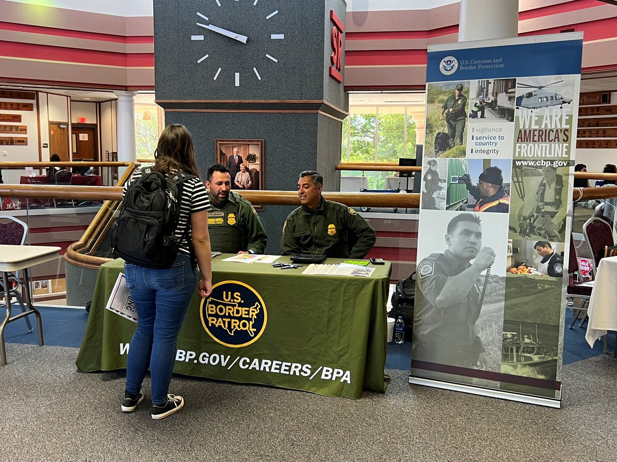 USBPChiefBBT's tweet photo. Big Bend Sector would like to thank Sul Ross State University for their invitation on career day. Thank you for your hospitality. #CareerDay #USBP #HonorFirst https://t.co/dYY7iR12PS