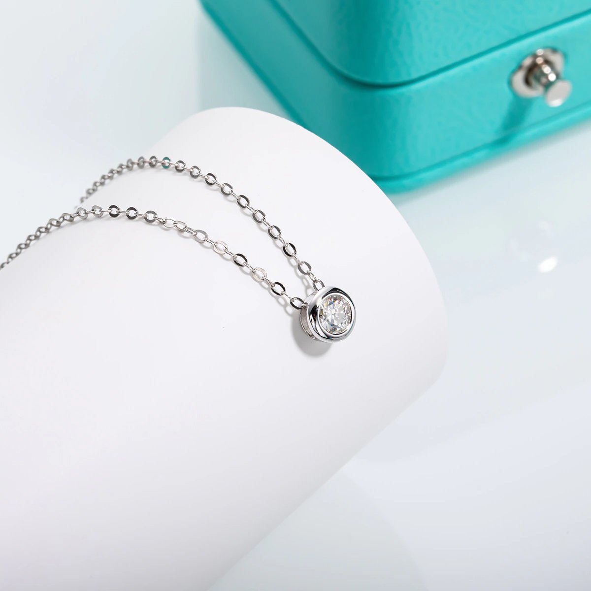Saplayashop's tweet photo. Colar Ponto de Luz Moissanite - Prata 925
https://t.co/GkgNSqdqFQ
#saplaya #colar #moissanite #tendencia #kerolin https://t.co/OLKef43hNb