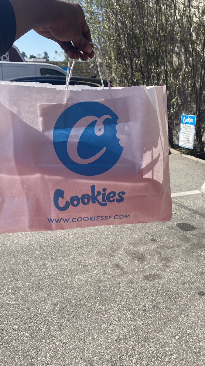 Baggzforever's tweet photo. Had to treat myself and do ah lul @cookiesglobal & @CookiesSF shopping🍪🛍️!!
#Cookies @berner415 #CookiesTubs #CONGOKashmir #CookiesHat #Cookiessf #CookiesClothingLA https://t.co/YLnUa5SNJh