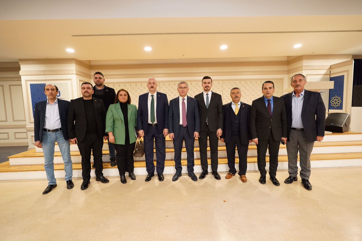 MustafaaGider's tweet photo. Belediye Başkanımızın Sn. @hilmiturkmen34’in Mecliste grubu bulunan siyasi parti mensuplarına tertip ettiği iftar programına MHP İlçe Başkanımız Sn. @NaimOzcetekin , AK Parti İlçe Başkanı Sn. @demir_erdem , ilçe yöneticilerimiz ve meclis üyelerimiz ile katılım sağladık. 🇹🇷🇹🇷🇹🇷 https://t.co/C0IBZvUS0t