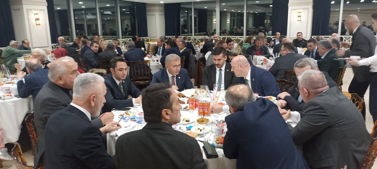 MustafaaGider's tweet photo. Belediye Başkanımızın Sn. @hilmiturkmen34’in Mecliste grubu bulunan siyasi parti mensuplarına tertip ettiği iftar programına MHP İlçe Başkanımız Sn. @NaimOzcetekin , AK Parti İlçe Başkanı Sn. @demir_erdem , ilçe yöneticilerimiz ve meclis üyelerimiz ile katılım sağladık. 🇹🇷🇹🇷🇹🇷 https://t.co/C0IBZvUS0t