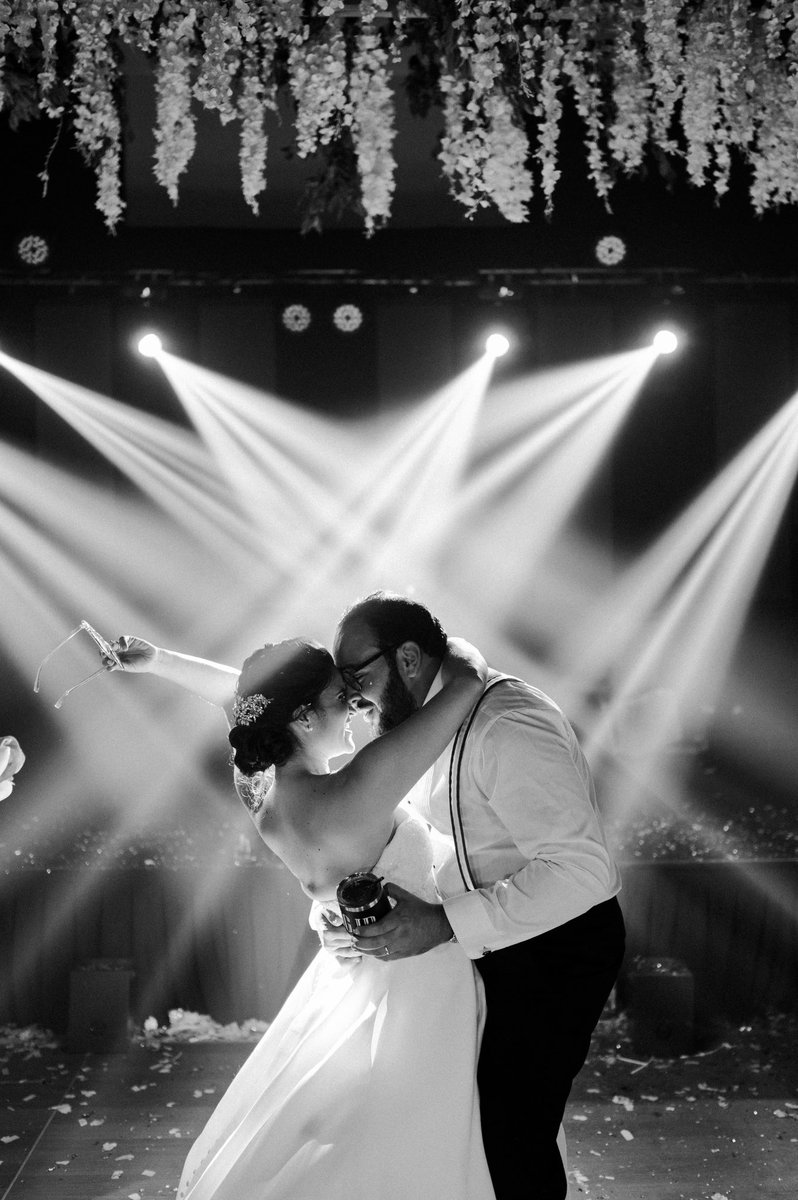 juancastrovarga's tweet photo. When the lights hit just right. 

@NikonUSA Nikon Z6II / 50mm 1.2s (1st) and 35mm 1.8 S (rest) https://t.co/u4NTgA0cKQ