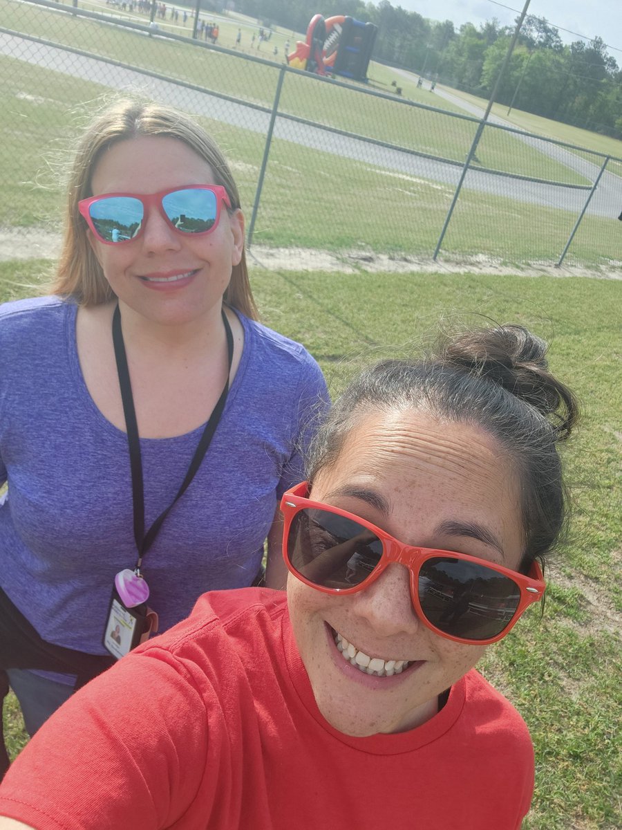 MissCWaterfield's tweet photo. Another great field day! ❤️🖤 @BMSatRSD2 @AngelaDexheimer https://t.co/2JODLx4w5d