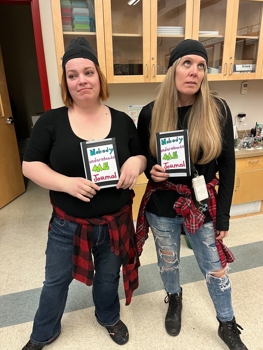 RoyaloakCBE's tweet photo. It’s twins and triplets day at ROS! We had fun spotting all the look alikes https://t.co/LXyNgLCPeO