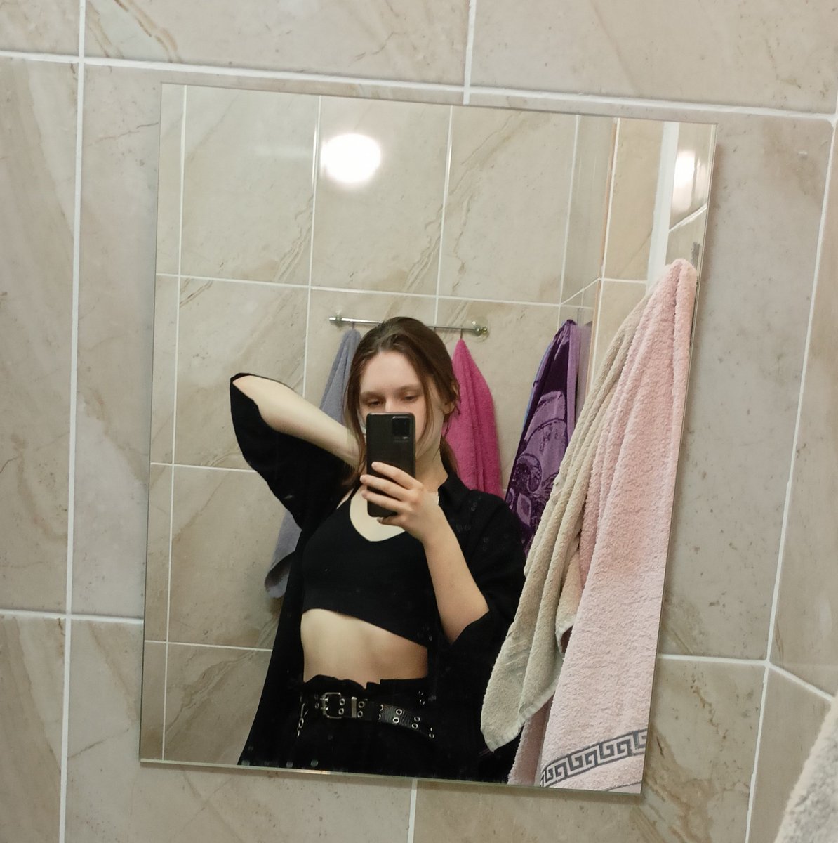 дээмн мне так понравилось мое отражение что я решила сделать фотку
