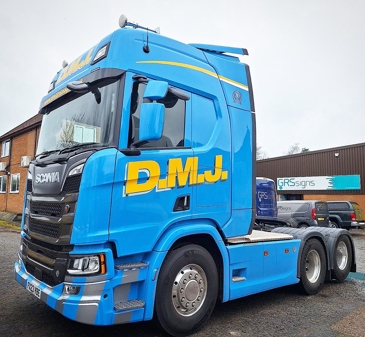 grssignscouk's tweet image. New @ScaniaUK #s660 completed for the guys @dmjdrainage this truck is one hell of a piece of machinery 😎 #vehiclegraphics #hgvgraphics #scania