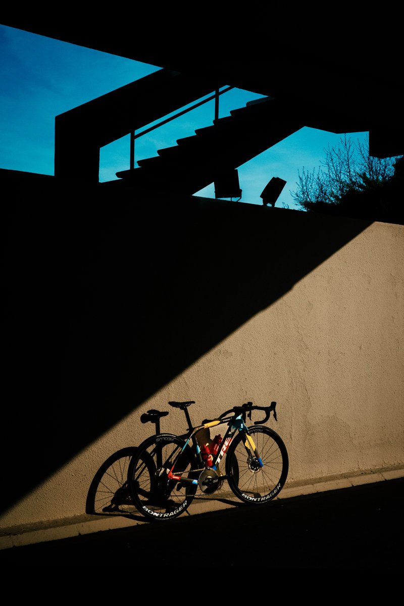 hardyccphotos's tweet image. Speaking French, new bikes, cobbles and showers - can only mean one thing! @TrekSegafredo #ricohsnaps #pocketcamera #snaps