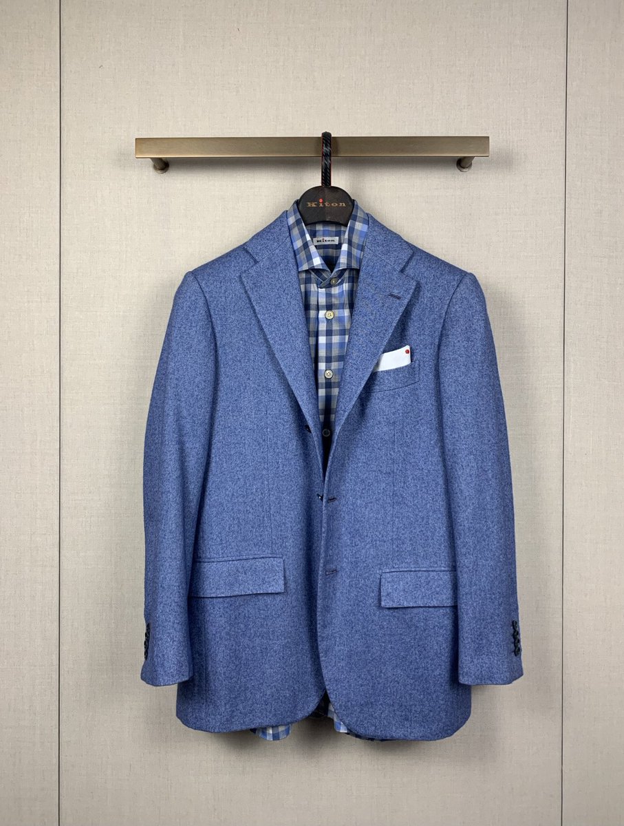 Anything will make your eyes shine

#kiton 
#Armani
#Zegna 
#Iceland
#Europe
#shirt