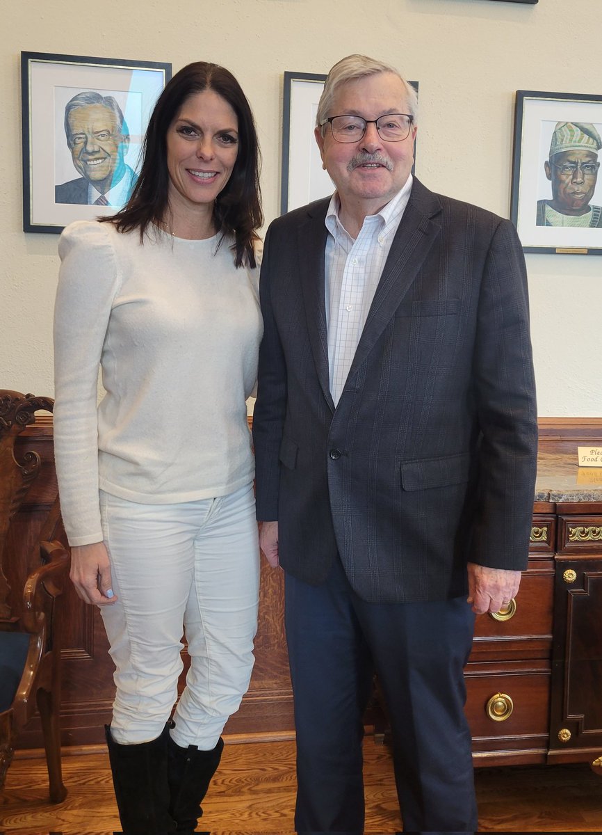 Great day @WorldFoodPrize w/ @TerryBranstad discussing 2023 Borlaug Dialogue. Exciting things to come including 1st farmer panel on main stage! Mark your calenders 4 Laureate announcement in DC on May 11th! @GlobalFarmerNet @usaid @gatesfoundation @CGIAR @CIMMYT @CropLifeIntl