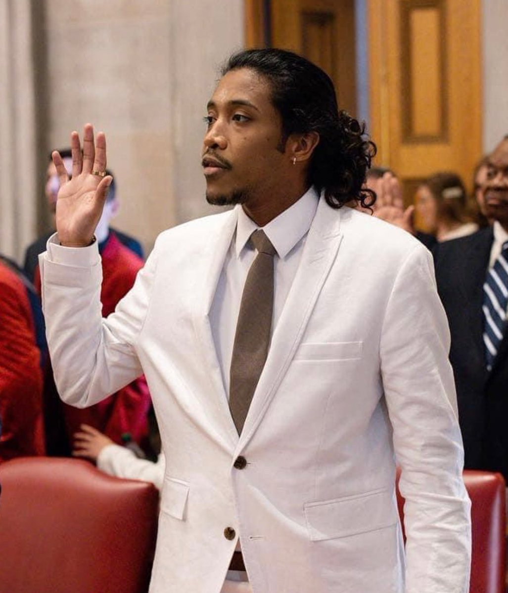 CalltoActivism's tweet image. BREAKING: Tennessee has voted to EXPEL the first of three Democrats for protesting for stronger gun safety with demonstrators at the Tennessee Capitol. 

House lawmakers voted 72-25 to remove Rep. Justin Jones.

This is absolutely outrageous. Why should Rep. Jones be expelled…
