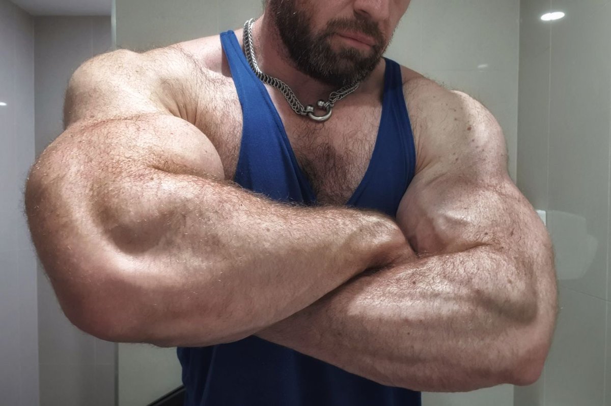 Mint Muscle Connoisseur on Twitter "RT XXXL_Bull Before bodybuilding vs. After 💪"