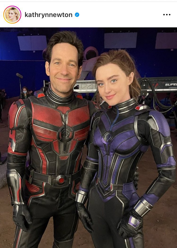  updates on instagram an old photo from the set wishing Paul Rudd a happy birthday! 