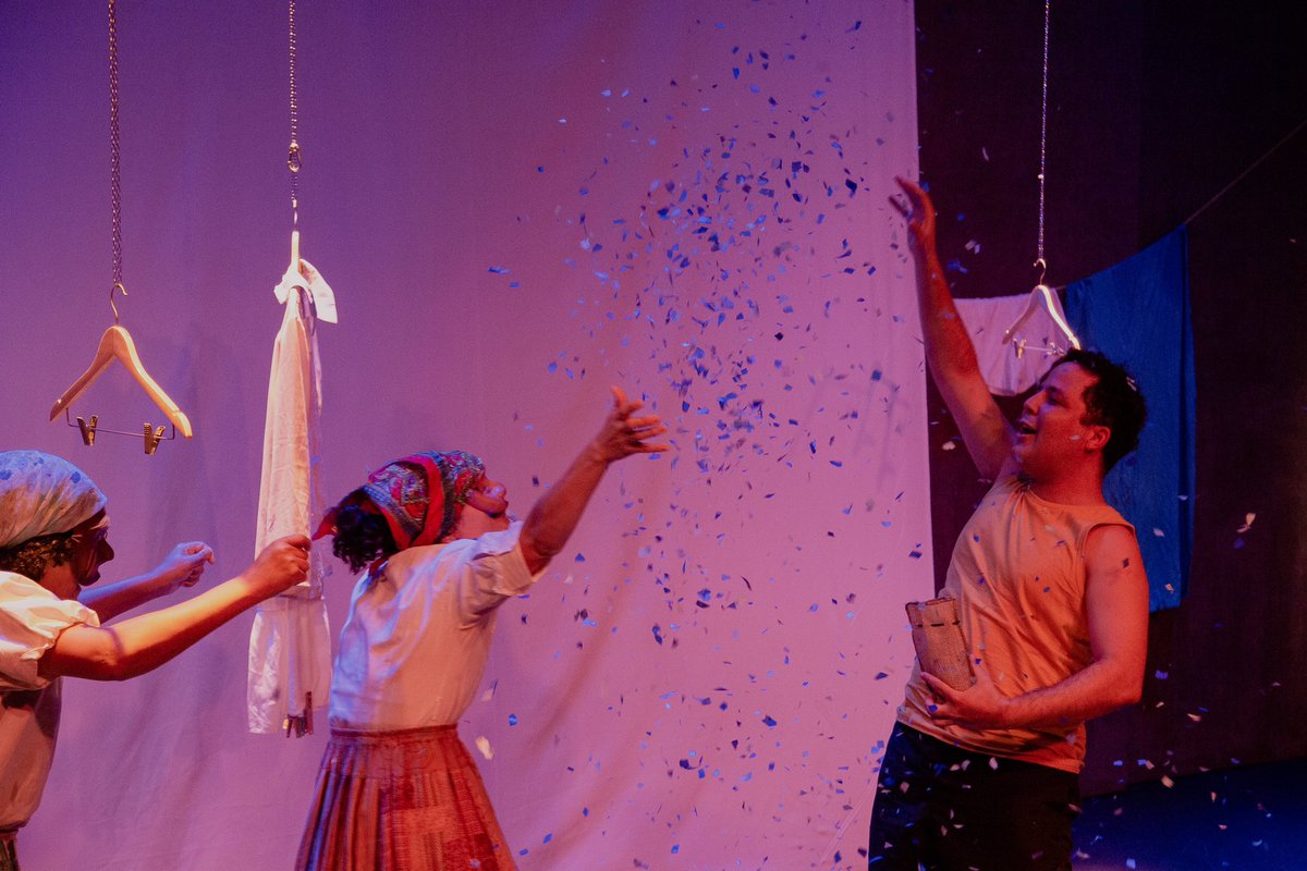 CCBB_BH's tweet photo. Estreia hoje "Chuá", montagem inédita da Insensata Cia de Teatro que encerra a "Trilogia Entre Infâncias".

📍 Teatro II
📅 De 06 a 16/4
⏰ Quintas e sextas, às 18h | sábados e domingos, às 16h
🎟️ $30 (inteira) e $15 (meia) | disponíveis em https://t.co/C4CaMuwBYY e na bilheteria https://t.co/anjLTpTb13