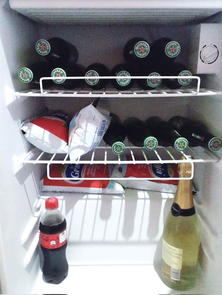 miren como es el refri en la casa de mi papá 🥹
