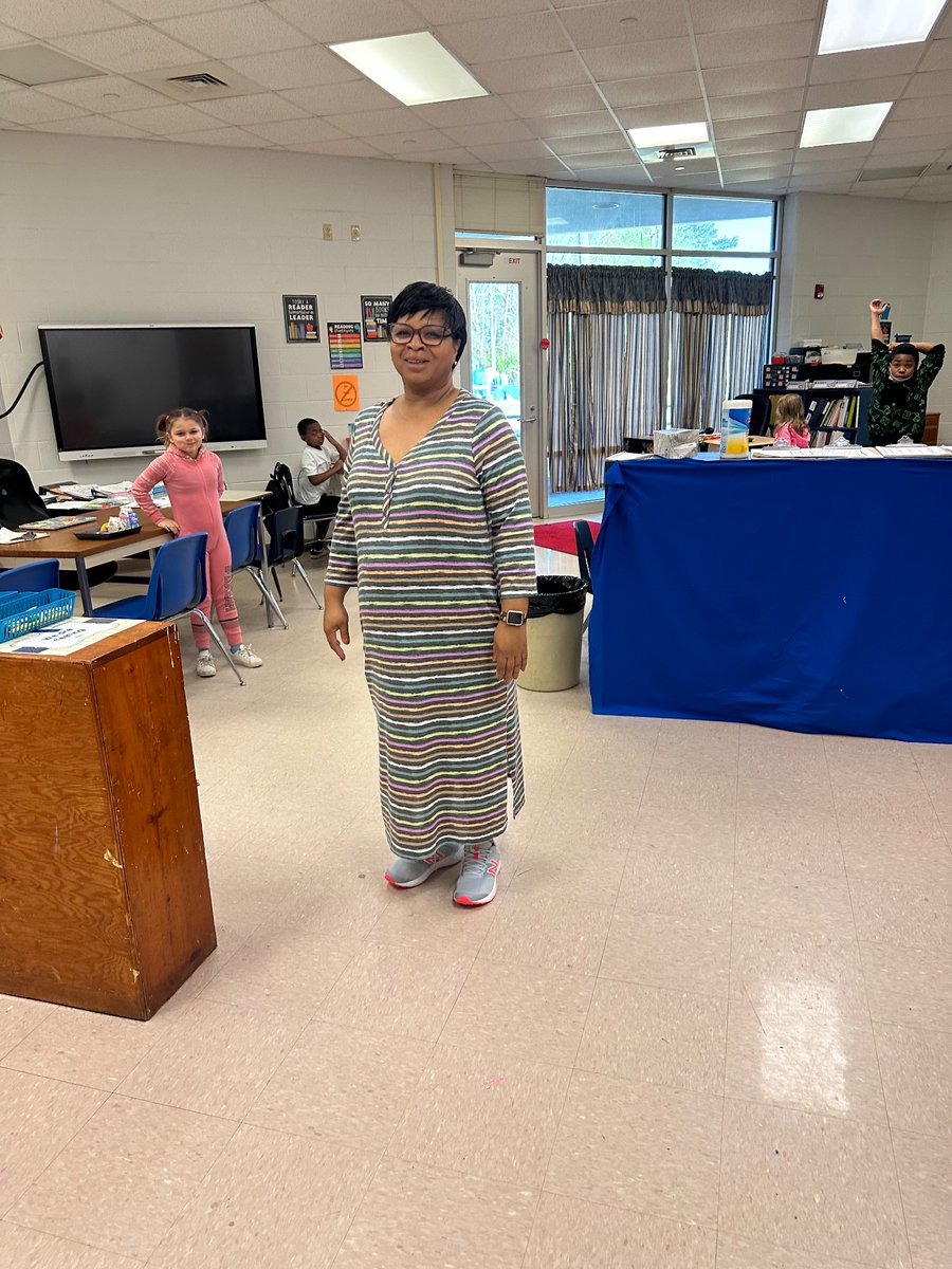 GatesvilleS's tweet photo. Today’s Autism Walk was well planned and organized by my EC Staff! #DragonsRock #GatesStrong https://t.co/H41C6bjVWd