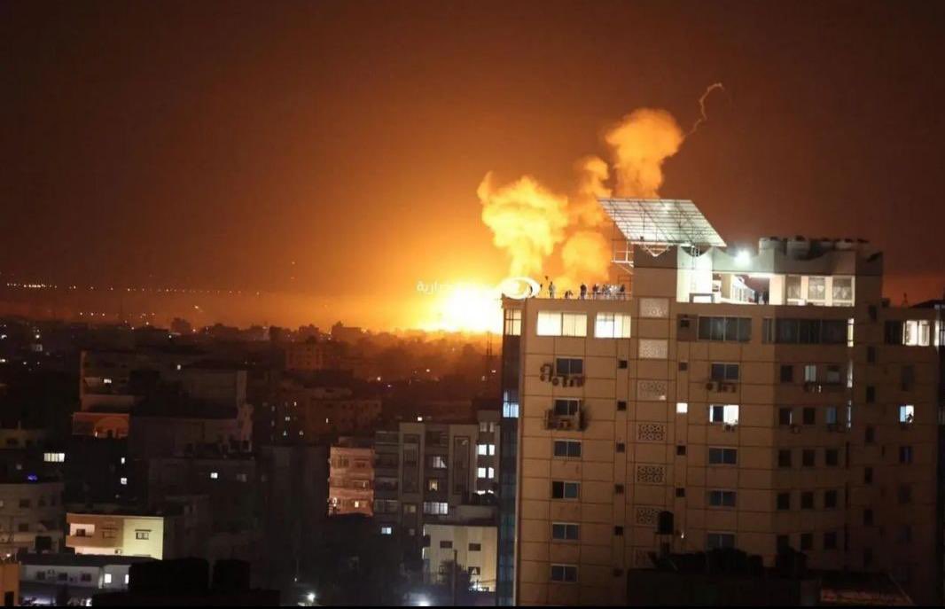 sumeyrayaziyor's tweet photo. “Ya İnsan Hakları Beyannamesi evrensel değil, ya da bu insanlar evrende değil.” 

#Kudüs #Gazze #FilistindeZulümVar #Lübnan https://t.co/lO2ohzebpB